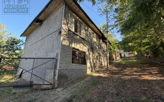 Къща за продажба в гр. Горна Оряховица, район Гарата